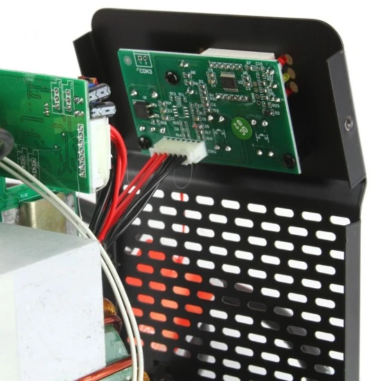 Invertorová auto nabíječka 12V/24V s podporou startu M82498